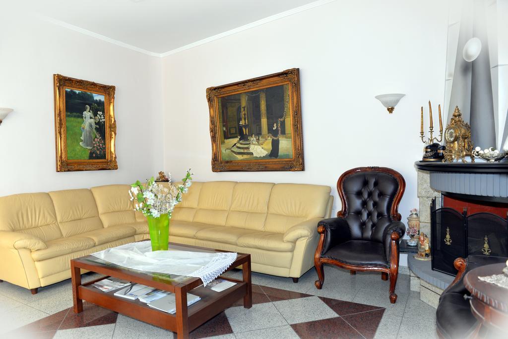 Kyridis Hotel Komotini Buitenkant foto