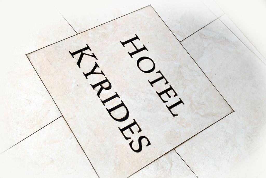 Kyridis Hotel Komotini Buitenkant foto